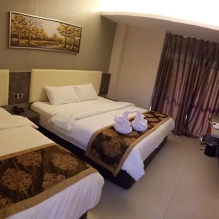 Golden Leaves Hotel Malacca Buitenkant foto